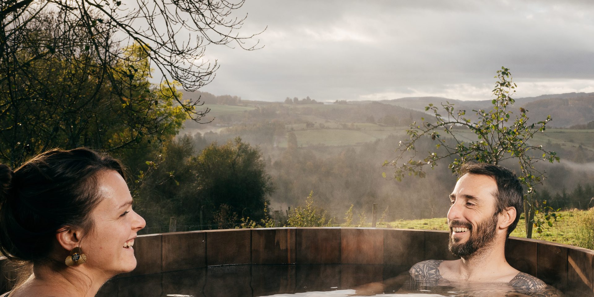 Domaine du Coq en Pat, couple dans un jacuzzi