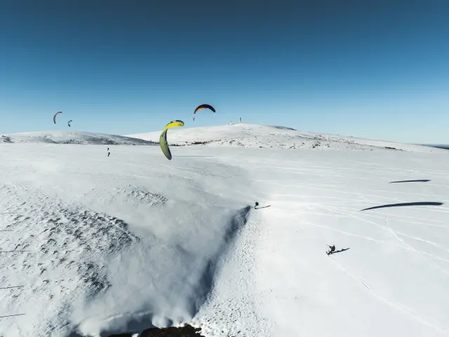 Snowkite 1