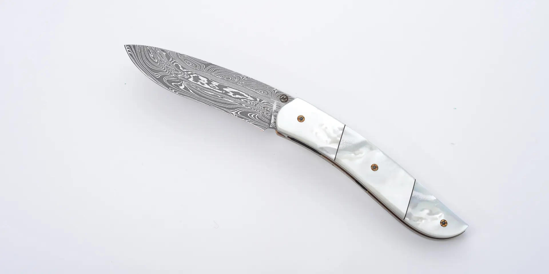 couteau réalisé lors du festival Coutellia à Thiers en Livradois-Forez, Auvergne