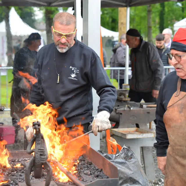 Festival Coutellia 2024 - village, animations, visiteurs en Livradois-Forez, Auvergne