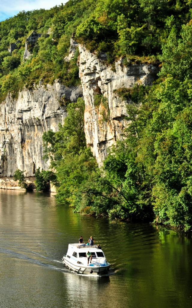Navigation sur le Lot à Bouziès
