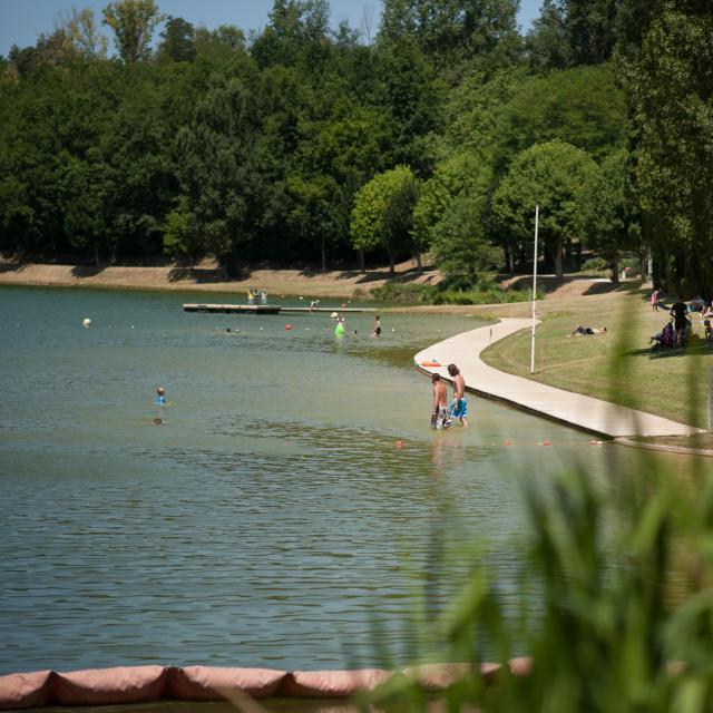 Baignade au plan d'eau Ecoute s'il pleut à Gourdon