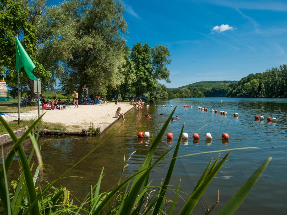 Baignade en eaux naturelles dans Lot