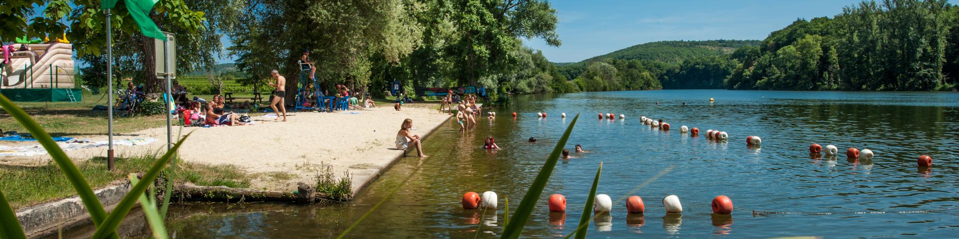 Baignade dans le Lot à Luzech