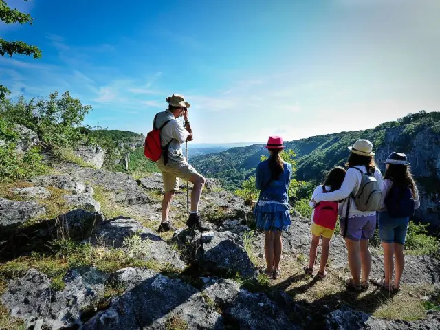 Randonnee A Autoire Lot Tourisme Ot Vallee De La Dordogne Cochise Ory 001 0 0 1