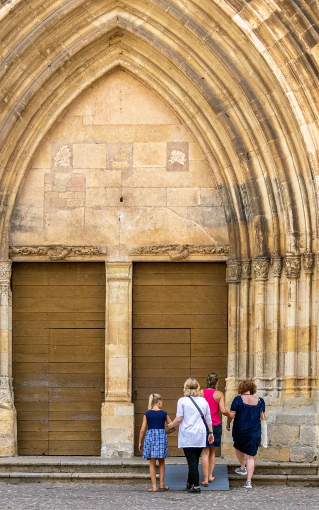 Visite sensorielle de Gourdon - Église Saint-Pierre