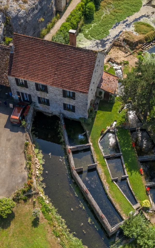 Moulin de Caoulet sur la vallée de l'Ouysse