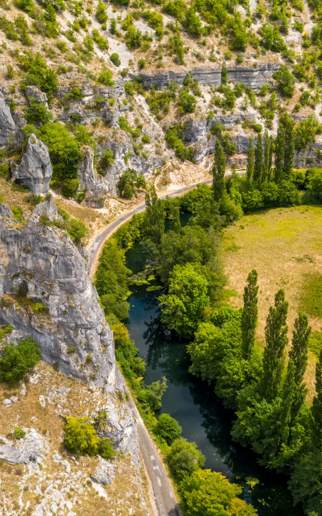 Falaises dans la vallée de l'Ouysse
