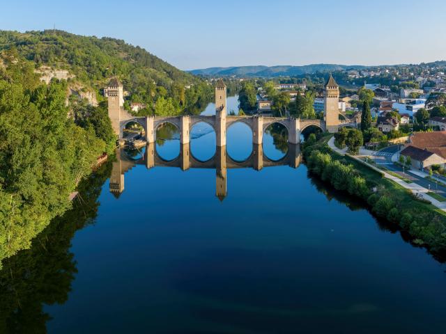 Vue aérienne du Pont Valentré à Cahors