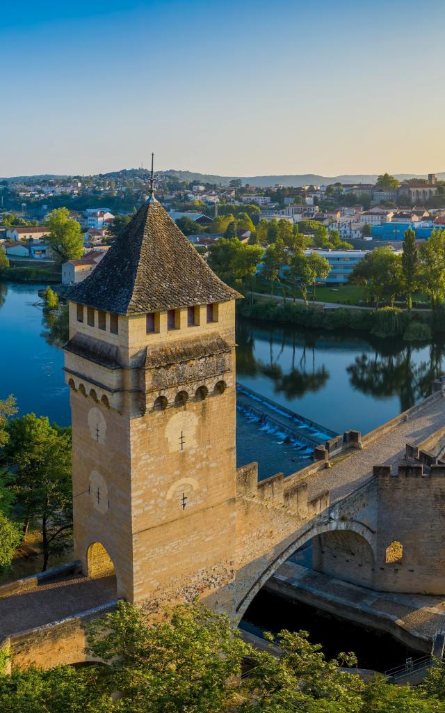 Vue aérienne du Pont Valentré à Cahors