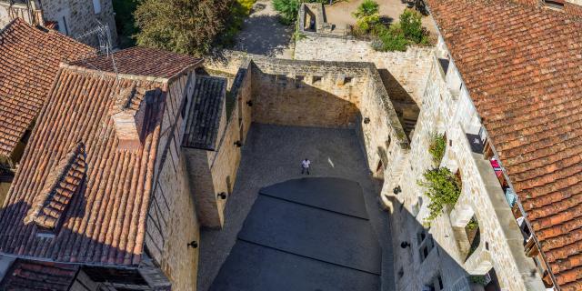 Vue aérienne de la place des Ecritures à Figeac