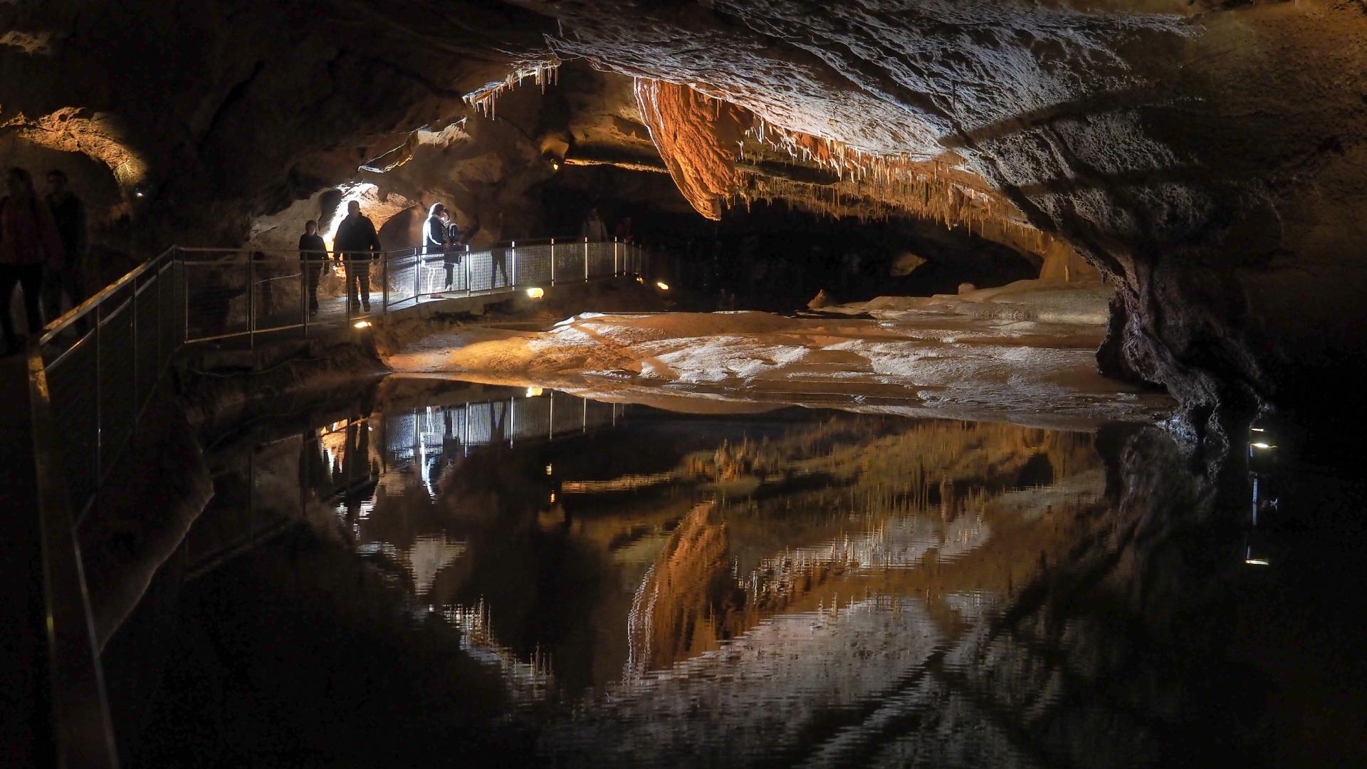 Carte Postale Ancienne – Grotte De Lacave Près Rocamadour – Salle Du Lac – AJWP10-0979