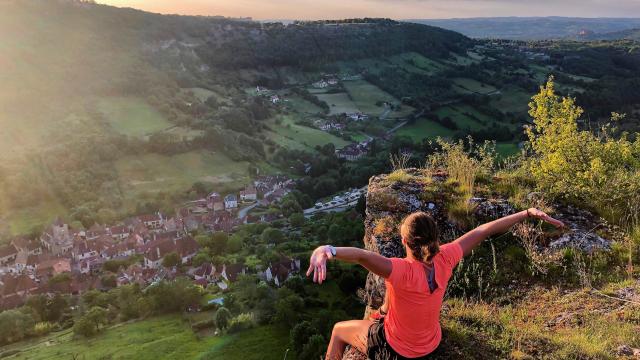 Levé du soleil sur le cirque d'Autoire