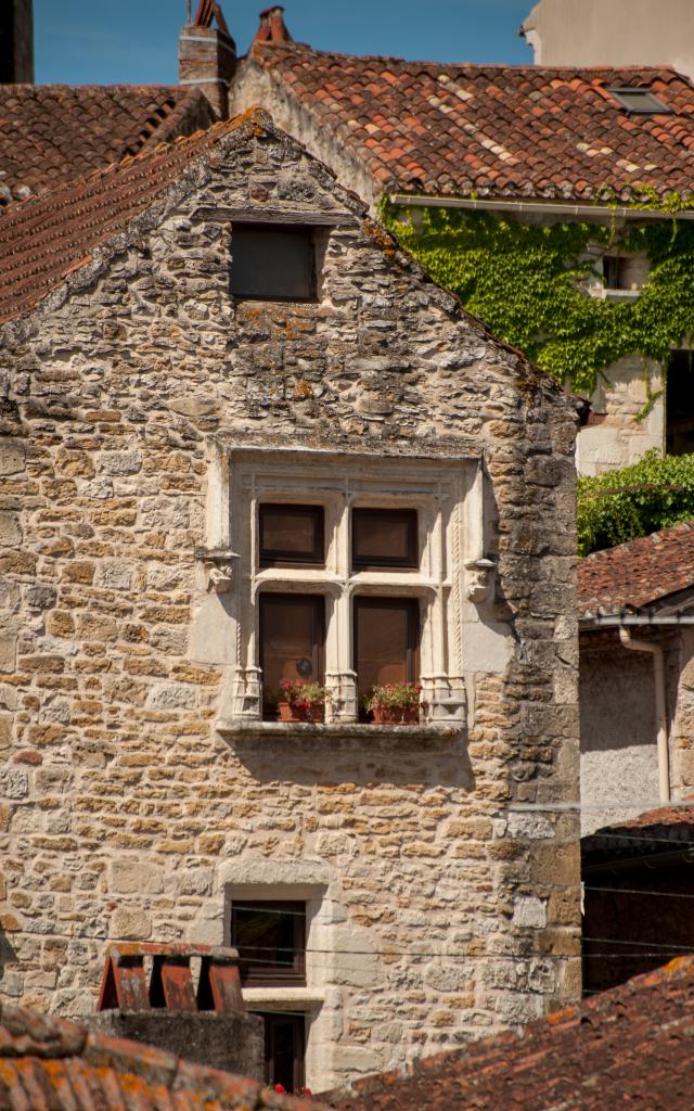 Maison 15°siécle, détail fenêtre renaissance