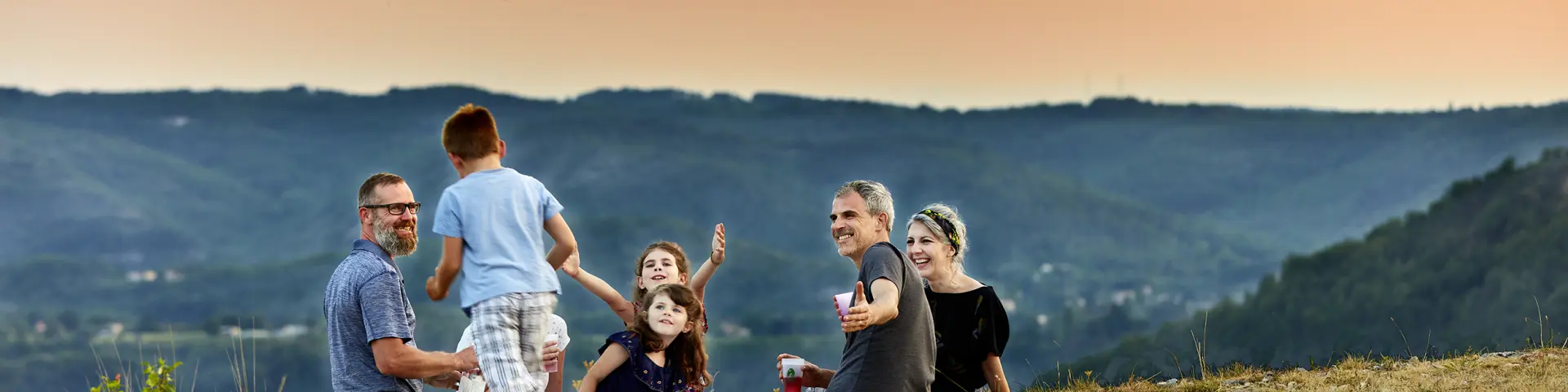Pique Nique Avec Vue Sur La Vallee De La Dordogne©n.blaya Departement Du Lot