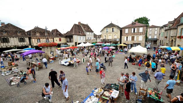 Brocante à Bretenoux