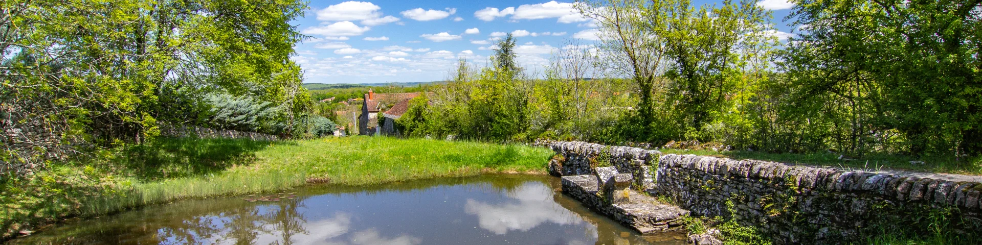 Lac et lavoir à Limogne