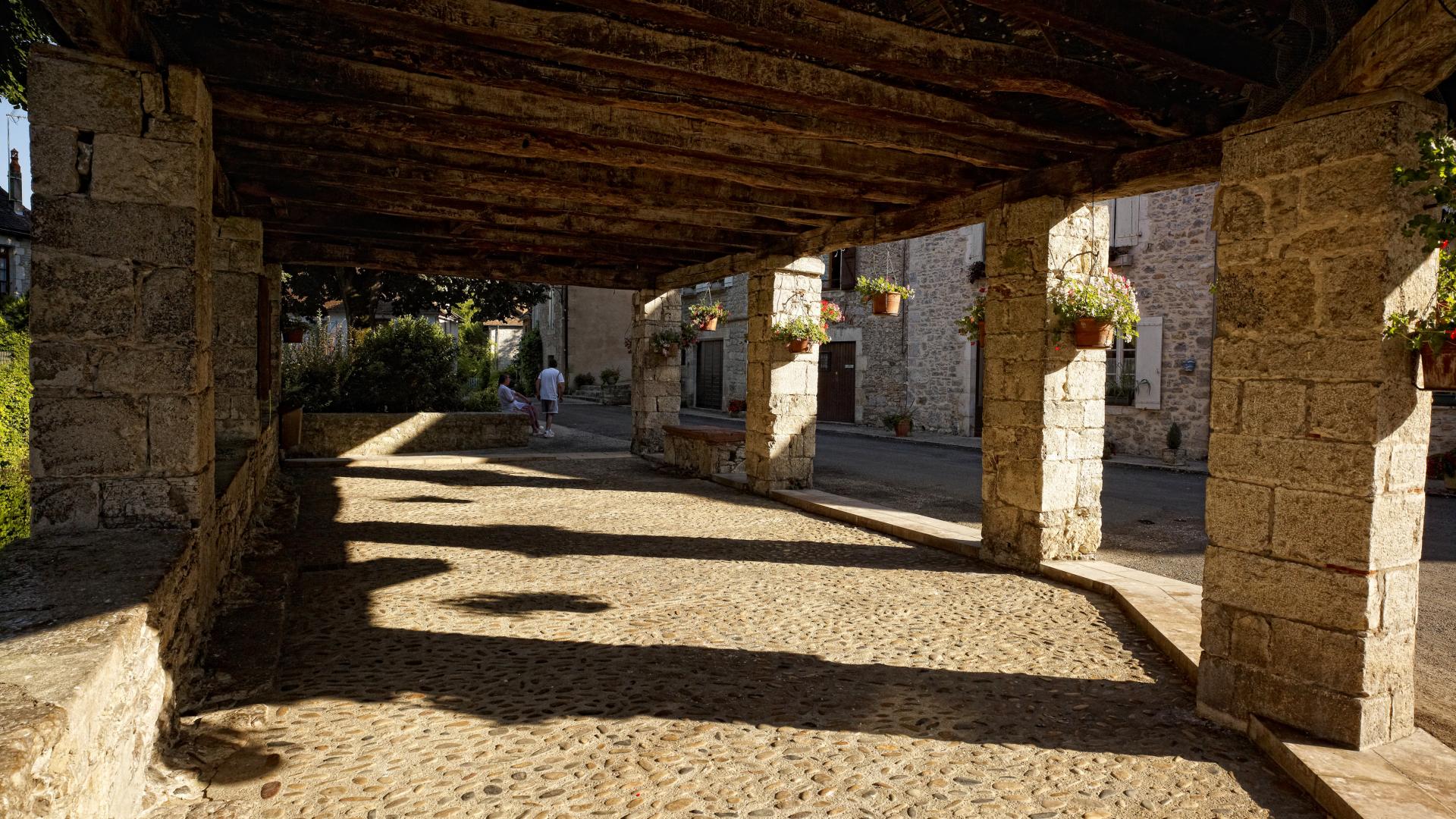 Creysse dans le Lot, village remarquable au bord de la Dordogne