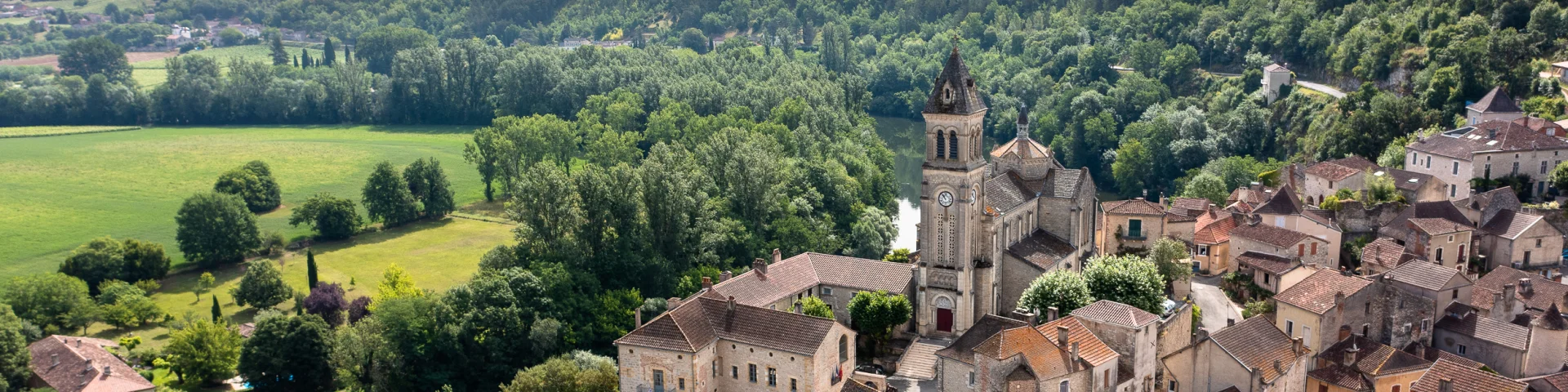 Vue drone du village d'Albas