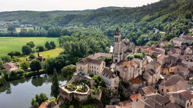 Vue drone du village d'Albas