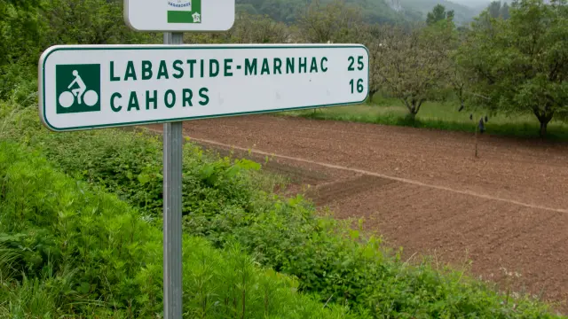 Cyclistes sur la véloroute V87