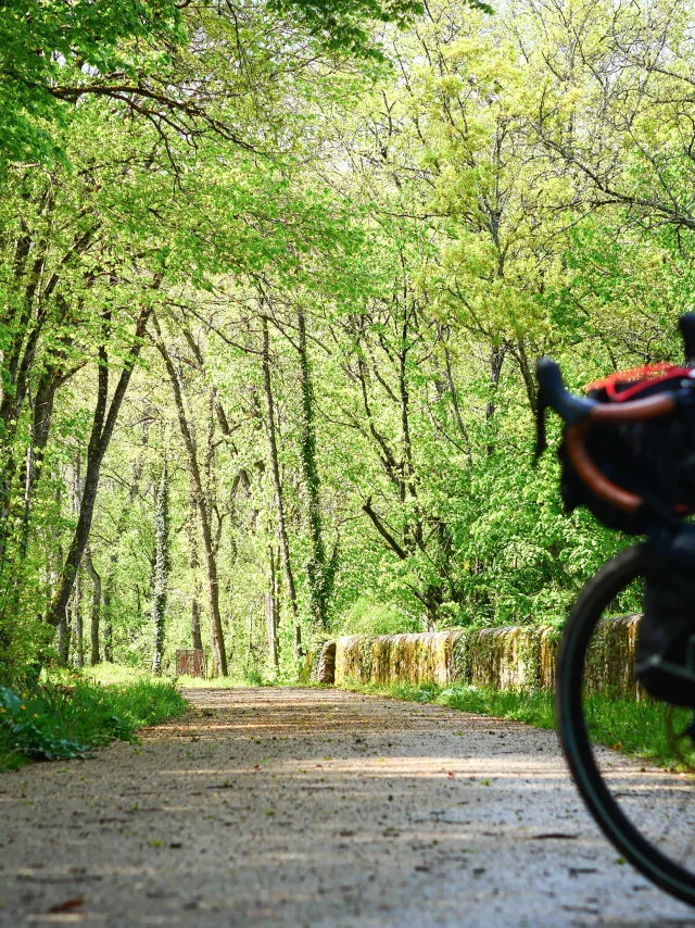 Sur La Veloroute Vallee Du Lot 96 Laurene Philippot