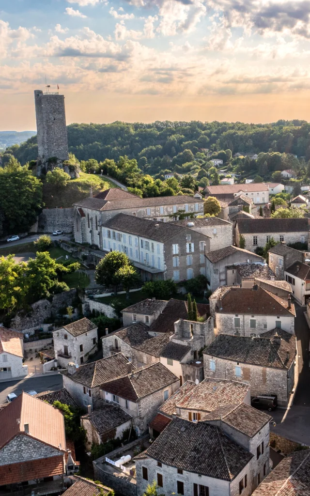 Vue drone du village de Montcuq