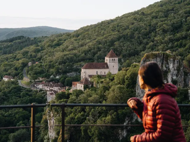 Saint-Cirq depuis le point de vue de Bancourel