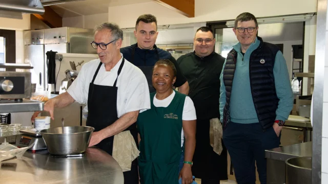 Équipe cuisine de l'hôtel-restaurant La Truite Dorée