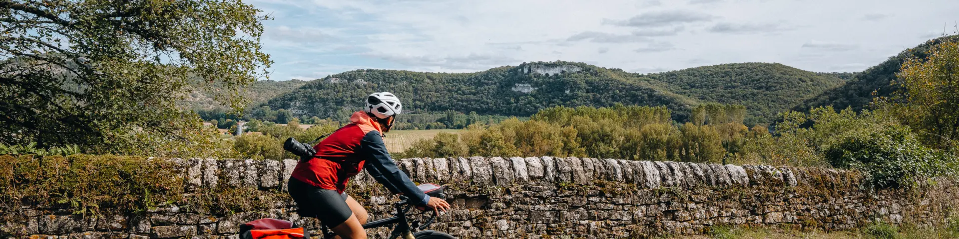 Itinérance sur la V86, la vallée du Lot à vélo