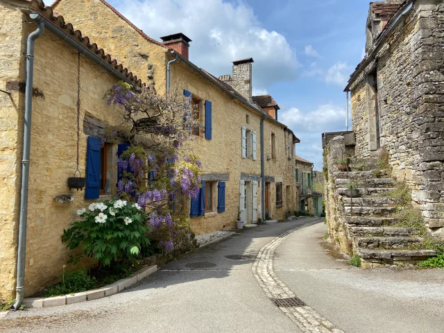 Ruelle fleurie Aux Arques