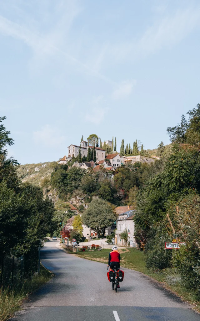 Sur la V86, arrivée à Montbrun