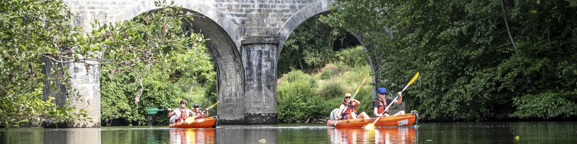 Canoë dans la vallée du Célé