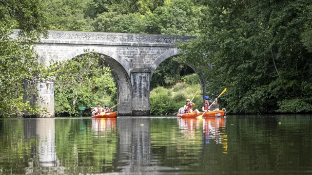 Canoë dans la vallée du Célé