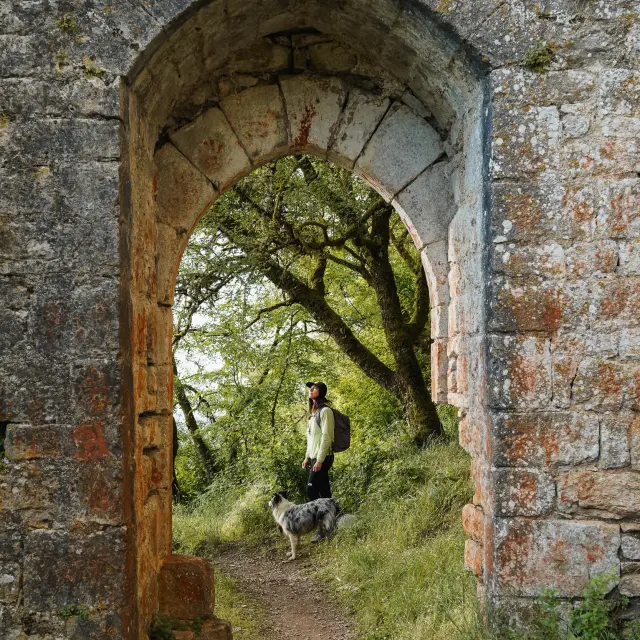 Randonnée sur le sentier des Anlgais à Brengues