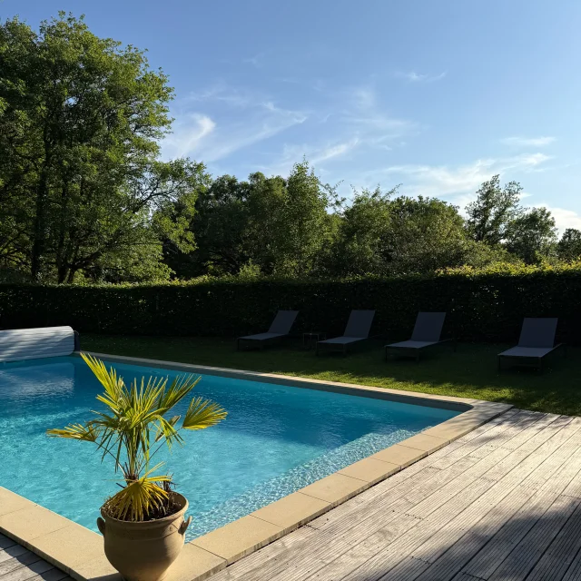 Piscine de l'hôtel les Esclargies