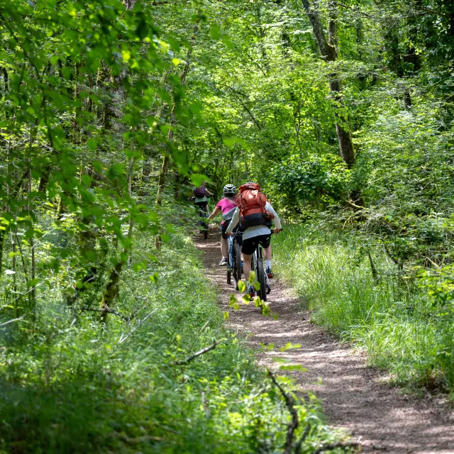 Séjour sportif itinérant multi-activités en vallée du Célé
