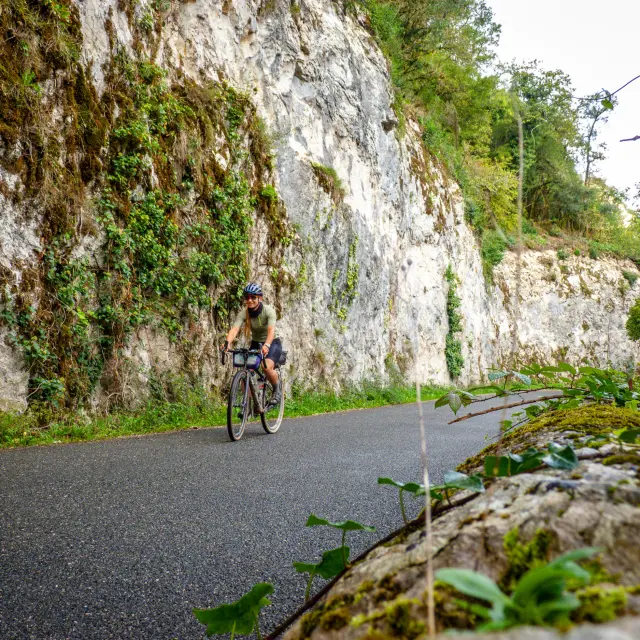 Sur le circuit gravel Des falaises de St-Cirq-Lapopie à la for
