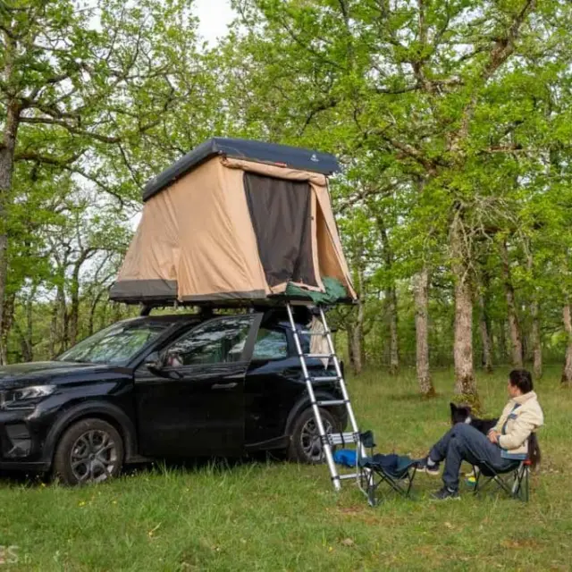 Road-trip dans le Lot dans la Vallée du Célé en voiture électrique aménagée - Photo SIMON DAVAL / PERIPLES ET CIE