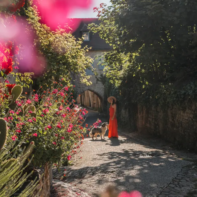 Balade dans les ruelles fleuries de Martel