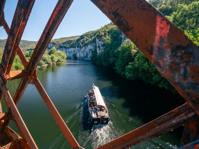 Pont metallique - voie verte Bouziès