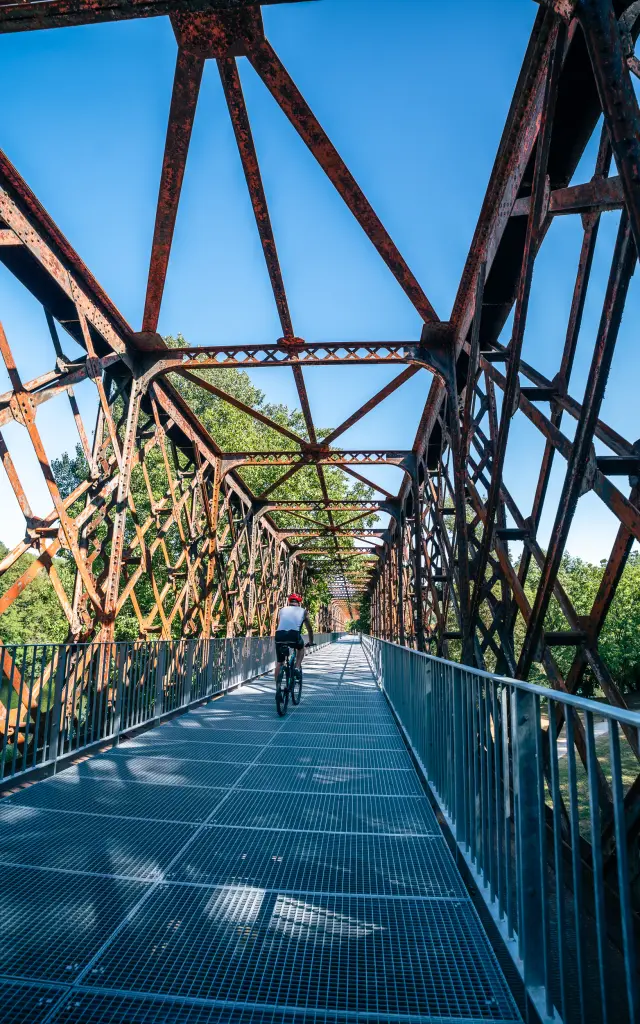 Pont metallique - voie verte Bouziès