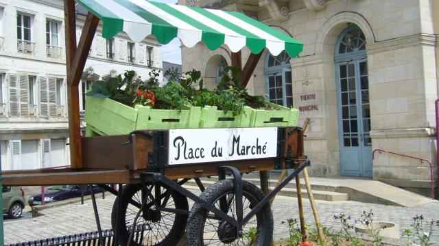 place du marché mamers, décoration