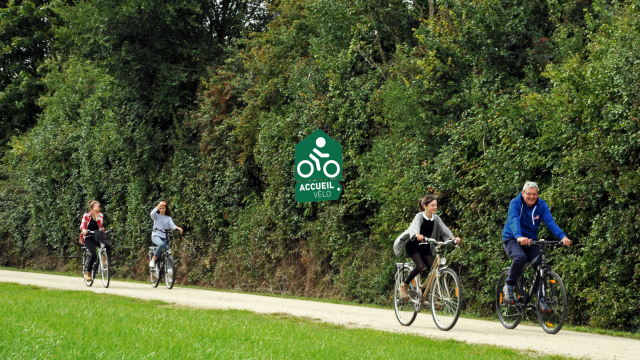 Photo Cyclotourisme Et Logo Accueil Vélo 2