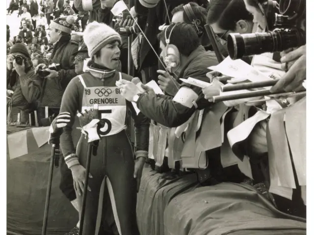 Annie Famose médaillée d'argent en slalom géant et de bronze en slalom aux Jeux Olympiques de Grenoble en 1968.