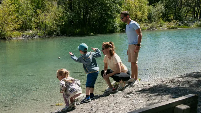 Balade Des Sources En Famille 24723 Val D Isere Tourisme Esther Vittot