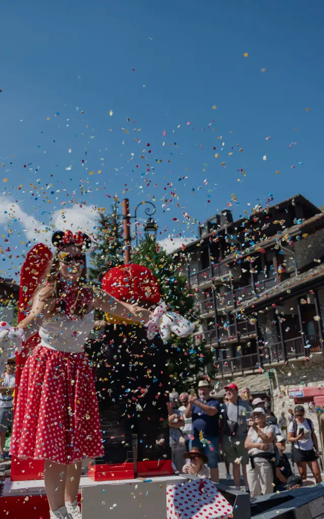 Defile De Chars 24296 Mairie De Val D Isere Claire Raveneau Montagnon