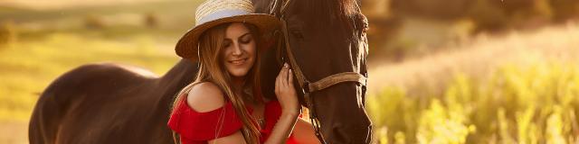 cheval-femme-coucher-soleil-freepic-diller-freepik.jpg