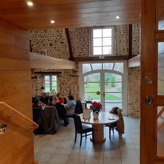 restaurant-palombe-gourmande-interieur-salle-ev.jpg