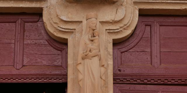 beaumarches-eglise-portes-sculture-alain-fourcade.jpg